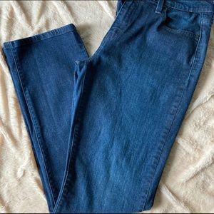 Long Levi’s Jeans
